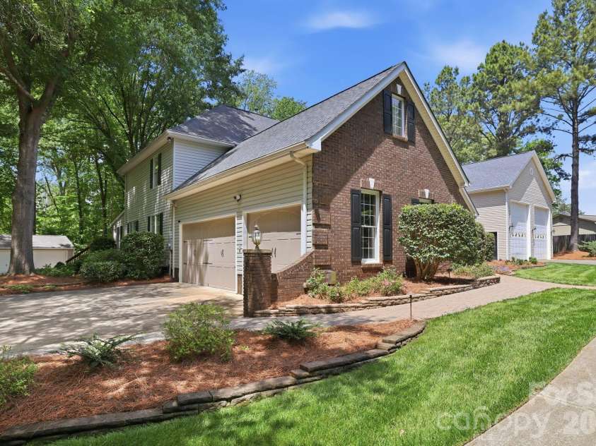3285 Pleasant Road, Fort Mill, SC 29708.  MLS# CAR4372643, YatesRealty ID 25077. 