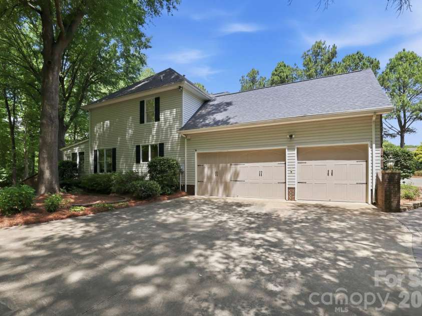 3285 Pleasant Road, Fort Mill, SC 29708.  MLS# CAR4372643, YatesRealty ID 25077. 