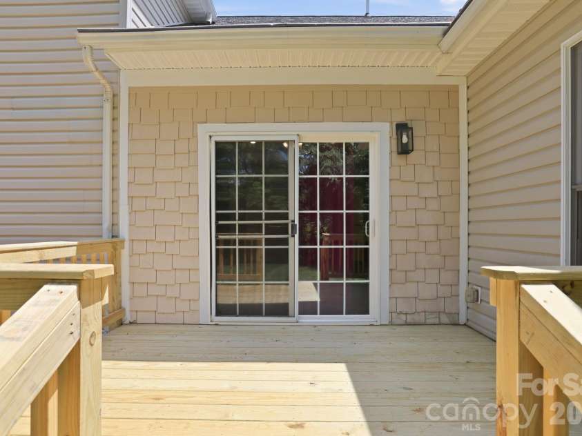 3285 Pleasant Road, Fort Mill, SC 29708.  MLS# CAR4372643, YatesRealty ID 25077. 