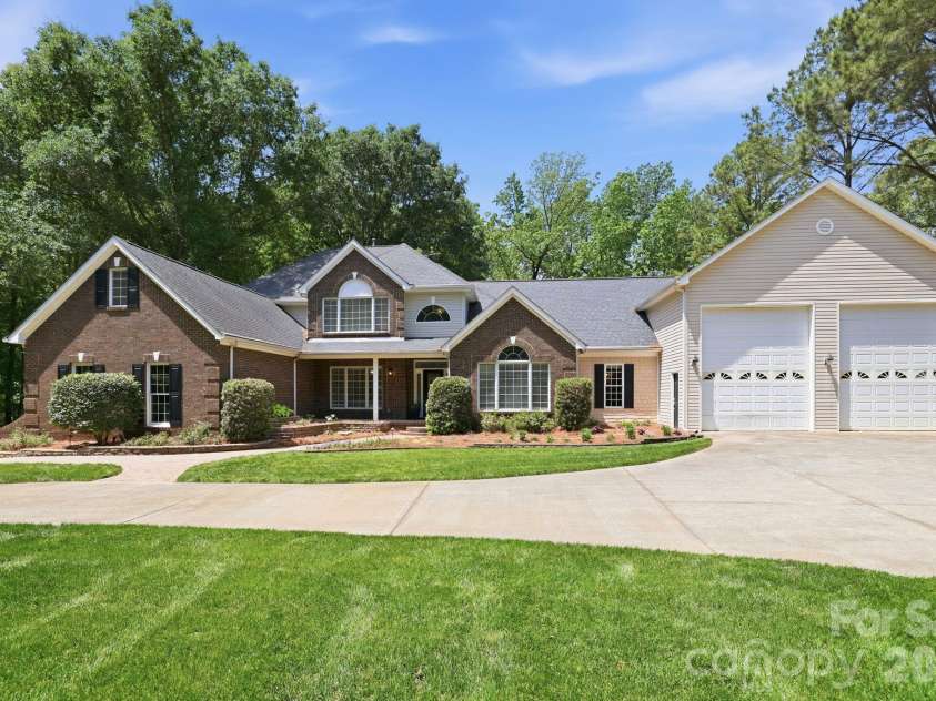 3285 Pleasant Road, Fort Mill, SC 29708.  MLS# CAR4372643, YatesRealty ID 25077. 