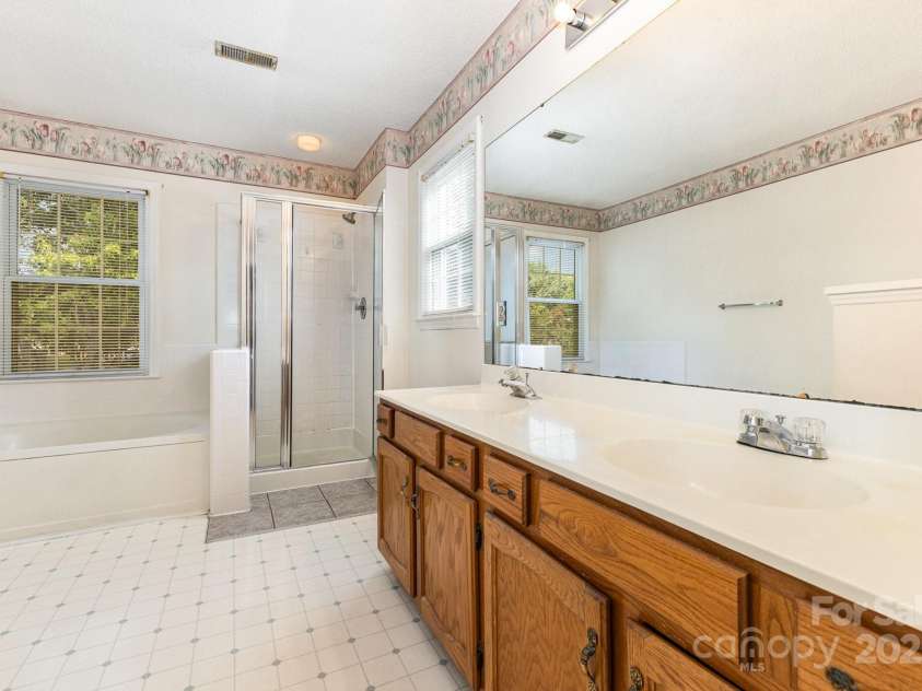 13446 Cassington Court, Charlotte, NC 28273.  MLS# CAR4278415, YatesRealty ID 25078. 