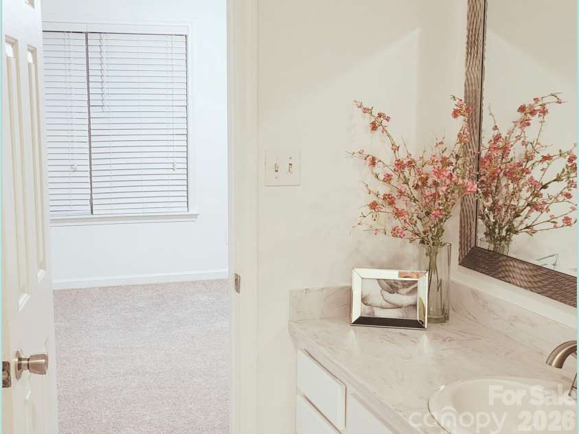 2149 Lennox Square Road, Charlotte, NC 28210.  MLS# CAR4381793, YatesRealty ID 25078. 