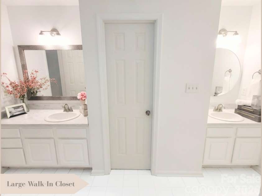 2149 Lennox Square Road, Charlotte, NC 28210.  MLS# CAR4381793, YatesRealty ID 25078. 