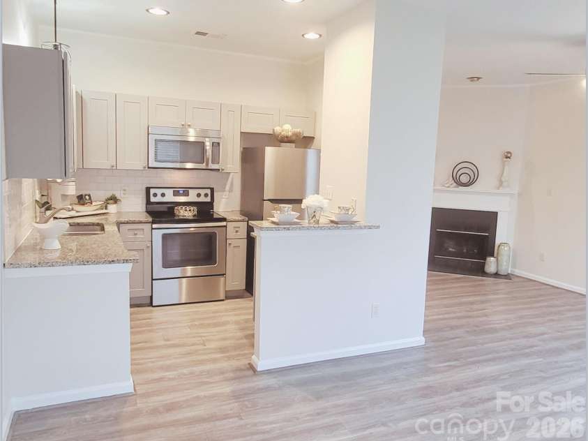 2149 Lennox Square Road, Charlotte, NC 28210.  MLS# CAR4381793, YatesRealty ID 25078. 