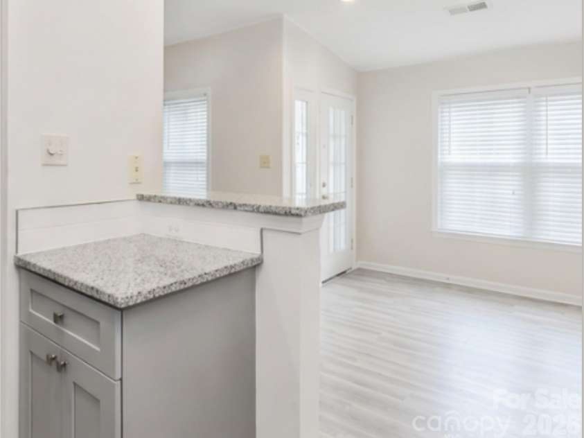 2149 Lennox Square Road, Charlotte, NC 28210.  MLS# CAR4381793, YatesRealty ID 25078. 