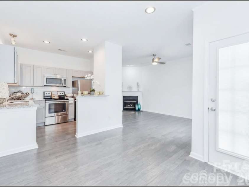 2149 Lennox Square Road, Charlotte, NC 28210.  MLS# CAR4381793, YatesRealty ID 25078. 