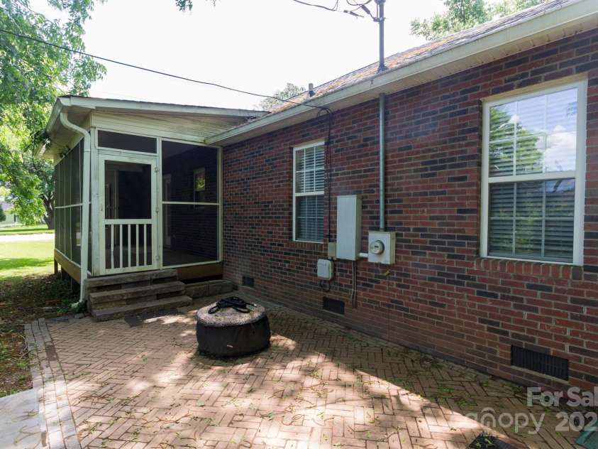 202 Gaston Street, Kings Mountain, NC 28086.  MLS# CAR4279355, YatesRealty ID 25079. 