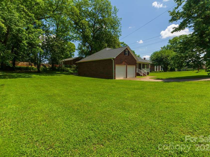 202 Gaston Street, Kings Mountain, NC 28086.  MLS# CAR4279355, YatesRealty ID 25079. 