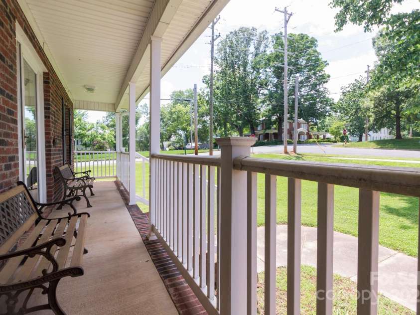 202 Gaston Street, Kings Mountain, NC 28086.  MLS# CAR4279355, YatesRealty ID 25079. 