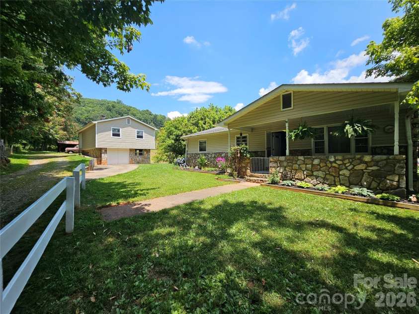 560 Bailey Mountain Road, Mars Hill, NC 28754.  MLS# CAR4279232, YatesRealty ID 2508. 