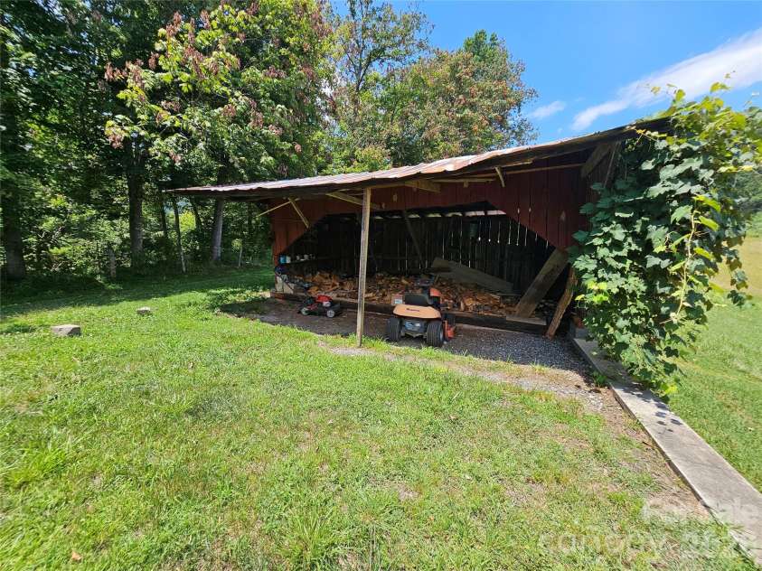 560 Bailey Mountain Road, Mars Hill, NC 28754.  MLS# CAR4279232, YatesRealty ID 2508. 