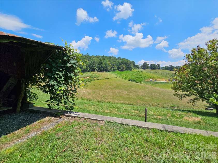 560 Bailey Mountain Road, Mars Hill, NC 28754.  MLS# CAR4279232, YatesRealty ID 2508. 