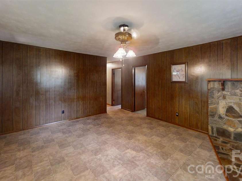 560 Bailey Mountain Road, Mars Hill, NC 28754.  MLS# CAR4279232, YatesRealty ID 2508. 