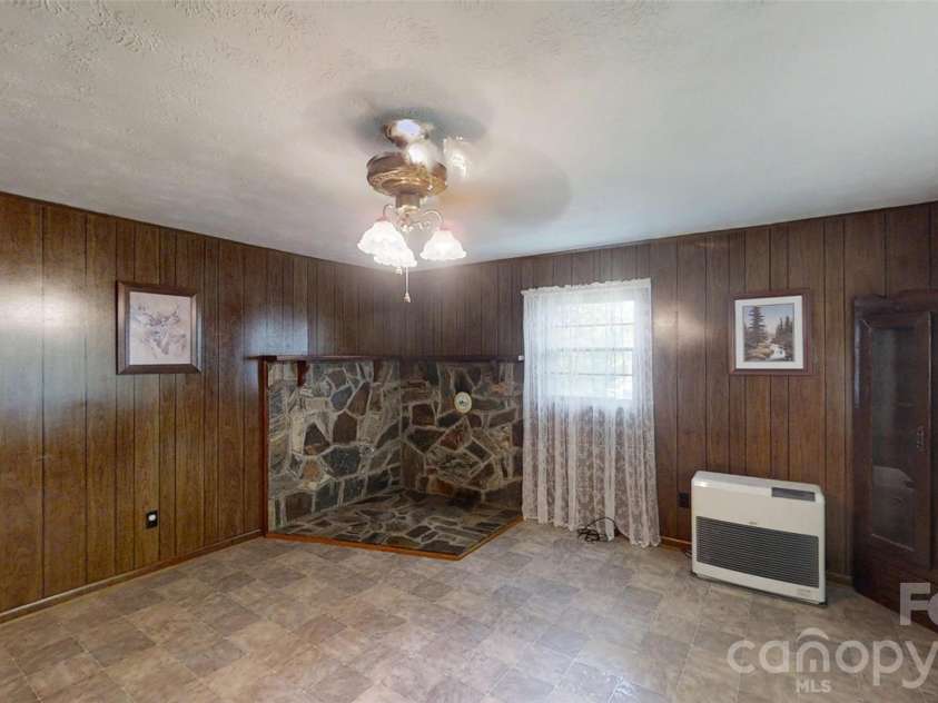 560 Bailey Mountain Road, Mars Hill, NC 28754.  MLS# CAR4279232, YatesRealty ID 2508. 