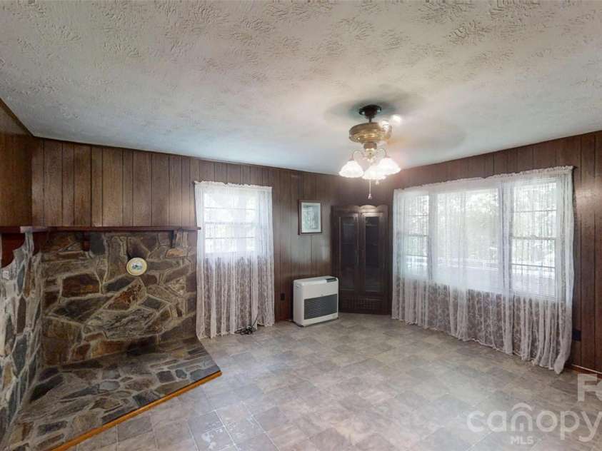 560 Bailey Mountain Road, Mars Hill, NC 28754.  MLS# CAR4279232, YatesRealty ID 2508. 