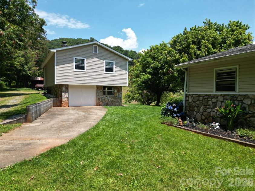 560 Bailey Mountain Road, Mars Hill, NC 28754.  MLS# CAR4279232, YatesRealty ID 2508. 