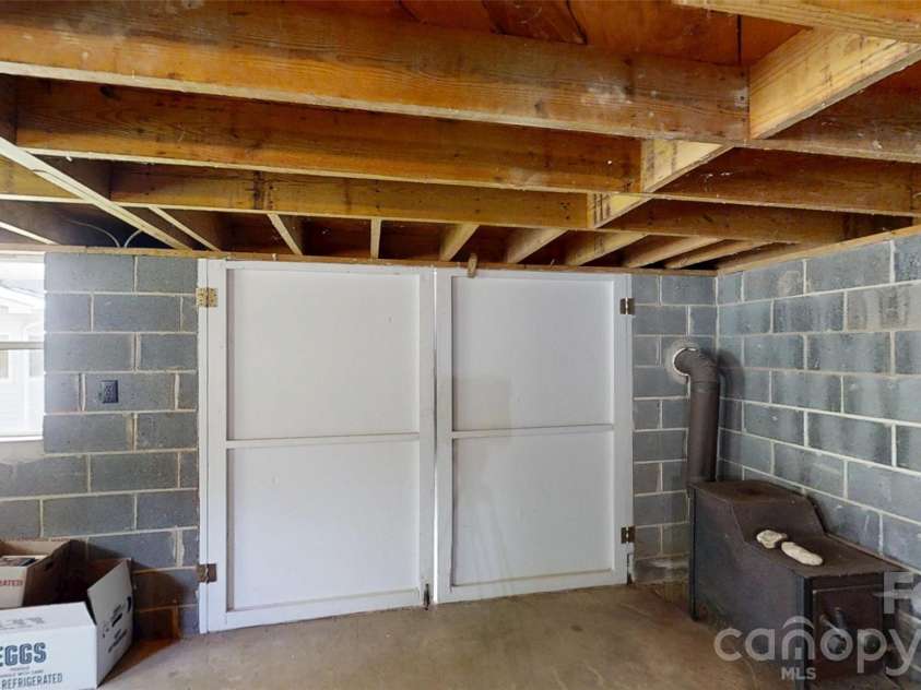 560 Bailey Mountain Road, Mars Hill, NC 28754.  MLS# CAR4279232, YatesRealty ID 2508. 