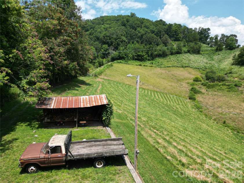 560 Bailey Mountain Road, Mars Hill, NC 28754.  MLS# CAR4279232, YatesRealty ID 2508. 
