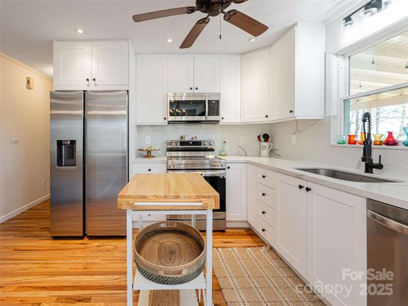 75 Deep Woods Road, Mills River, NC 28759.  MLS# CAR4235686, YatesRealty ID 2508. 