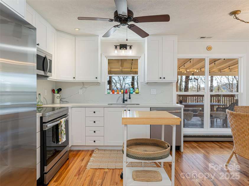 75 Deep Woods Road, Mills River, NC 28759.  MLS# CAR4235686, YatesRealty ID 2508. 