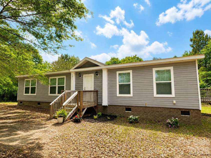 4837 Buck Street, Kershaw, SC 29067.  MLS# CAR4377107, YatesRealty ID 25080. 