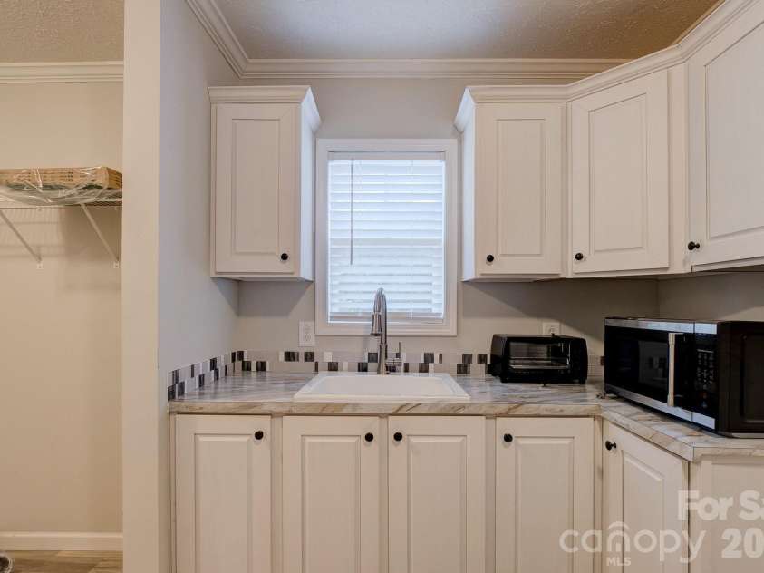 4837 Buck Street, Kershaw, SC 29067.  MLS# CAR4377107, YatesRealty ID 25080. 