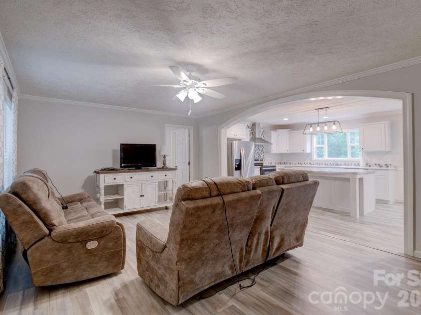 4837 Buck Street, Kershaw, SC 29067.  MLS# CAR4377107, YatesRealty ID 25080. 