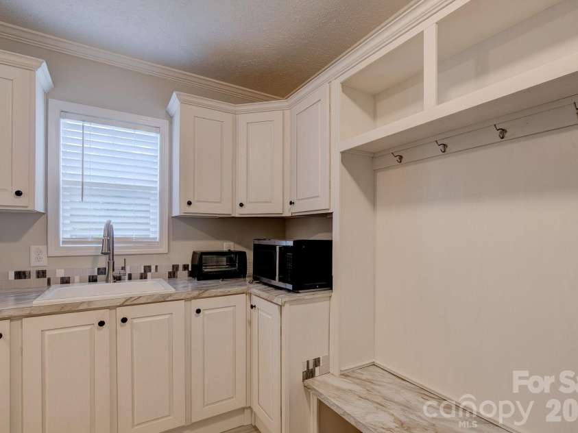 4837 Buck Street, Kershaw, SC 29067.  MLS# CAR4377107, YatesRealty ID 25080. 