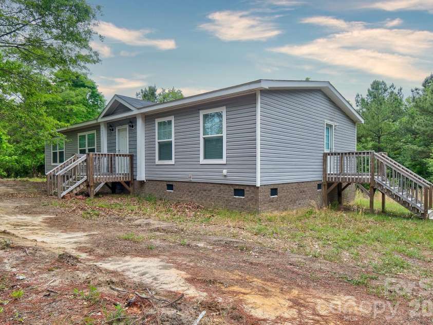 4837 Buck Street, Kershaw, SC 29067.  MLS# CAR4377107, YatesRealty ID 25080. 