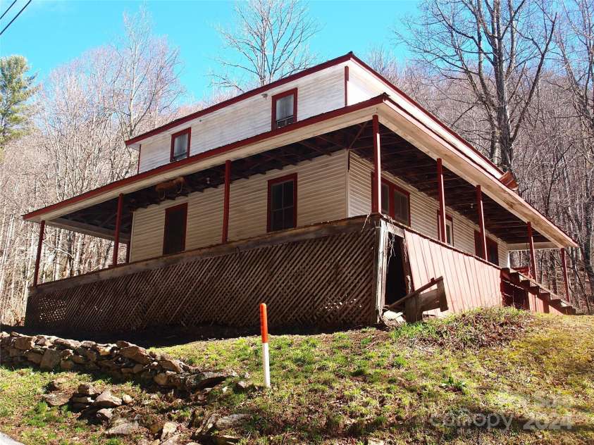 664 Woodfin Road, Sylva, NC 28779.  MLS# CAR4109164, YatesRealty ID 25082. 