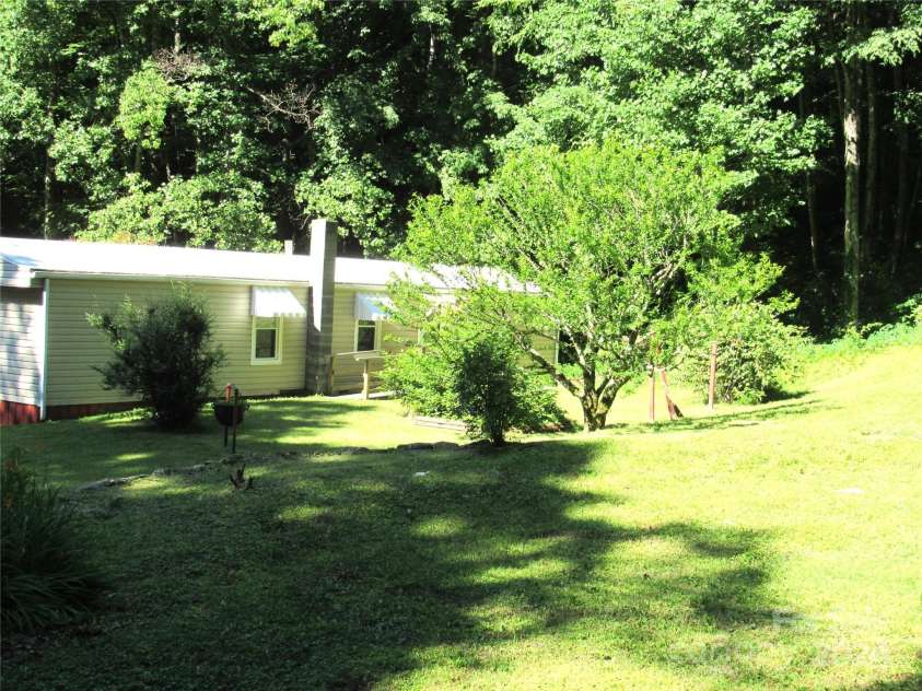 664 Woodfin Road, Sylva, NC 28779.  MLS# CAR4109164, YatesRealty ID 25082. 
