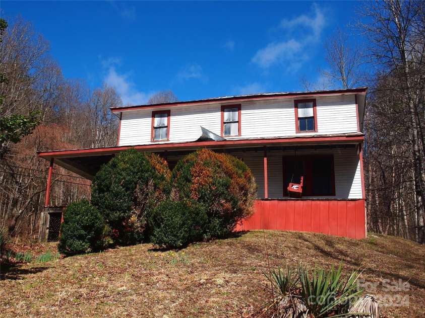664 Woodfin Road, Sylva, NC 28779.  MLS# CAR4109164, YatesRealty ID 25082. 
