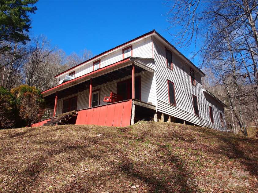 664 Woodfin Road, Sylva, NC 28779.  MLS# CAR4109164, YatesRealty ID 25082. 
