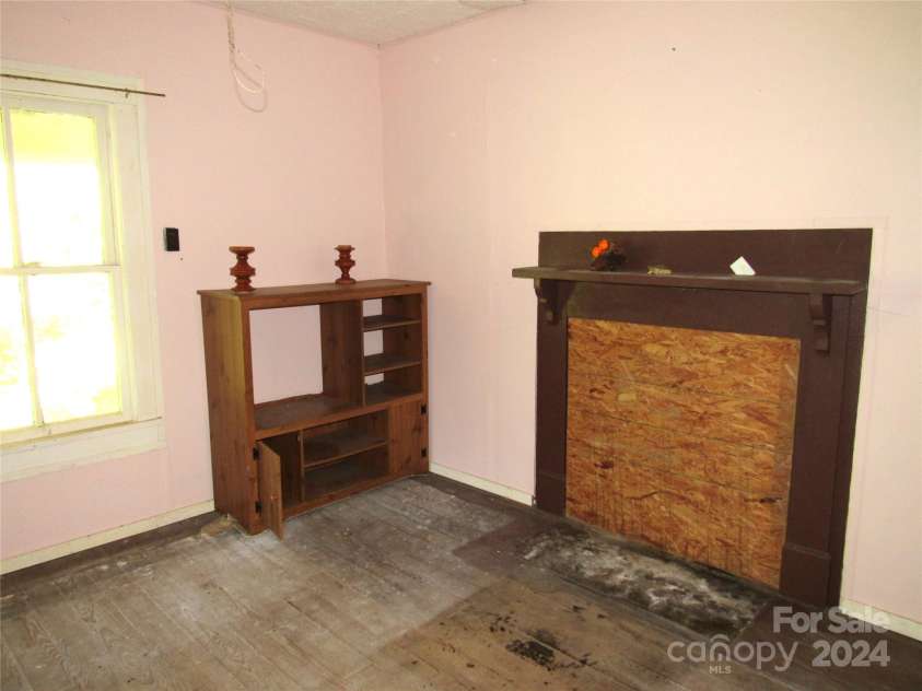 664 Woodfin Road, Sylva, NC 28779.  MLS# CAR4109164, YatesRealty ID 25082. 