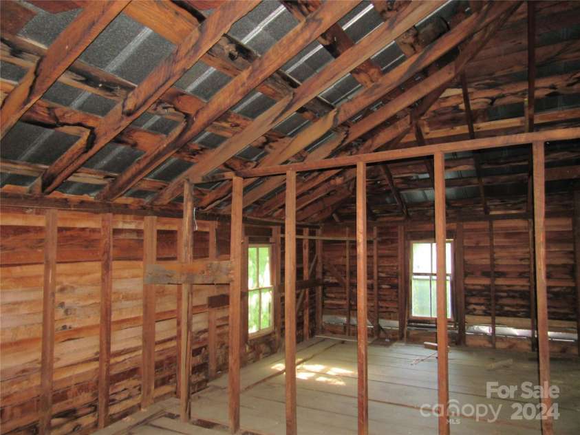 664 Woodfin Road, Sylva, NC 28779.  MLS# CAR4109164, YatesRealty ID 25082. 