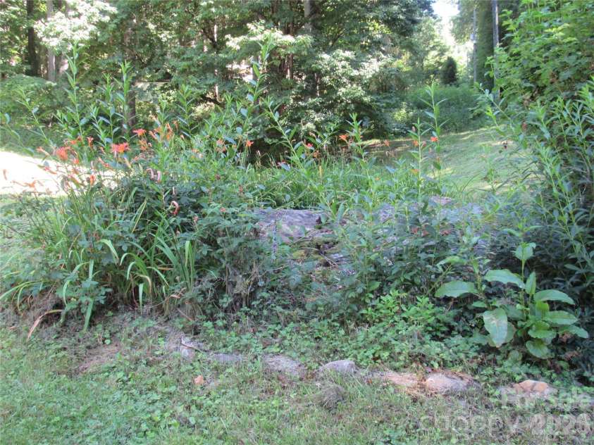664 Woodfin Road, Sylva, NC 28779.  MLS# CAR4109164, YatesRealty ID 25082. 