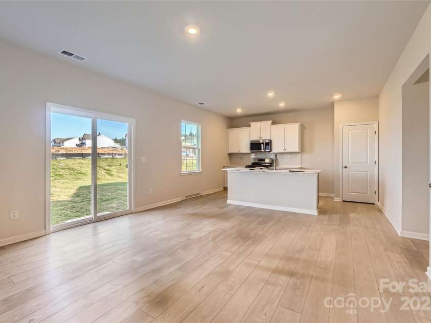 6337 Fairfax Court, Maiden, NC 28650.  MLS# CAR4264612, YatesRealty ID 25083. Breakfast Nook