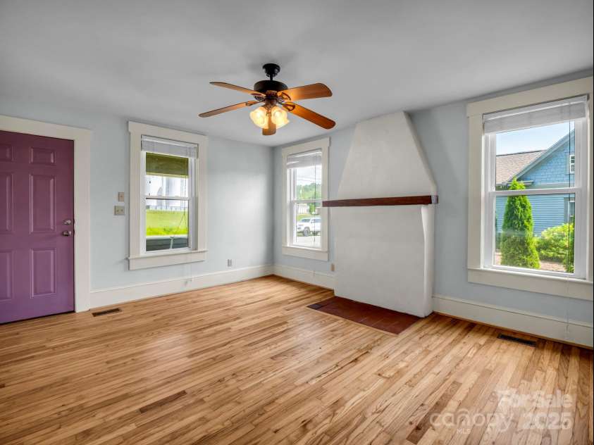 118 Railroad Avenue, Brevard, NC 28712.  MLS# CAR4279364, YatesRealty ID 25084. 