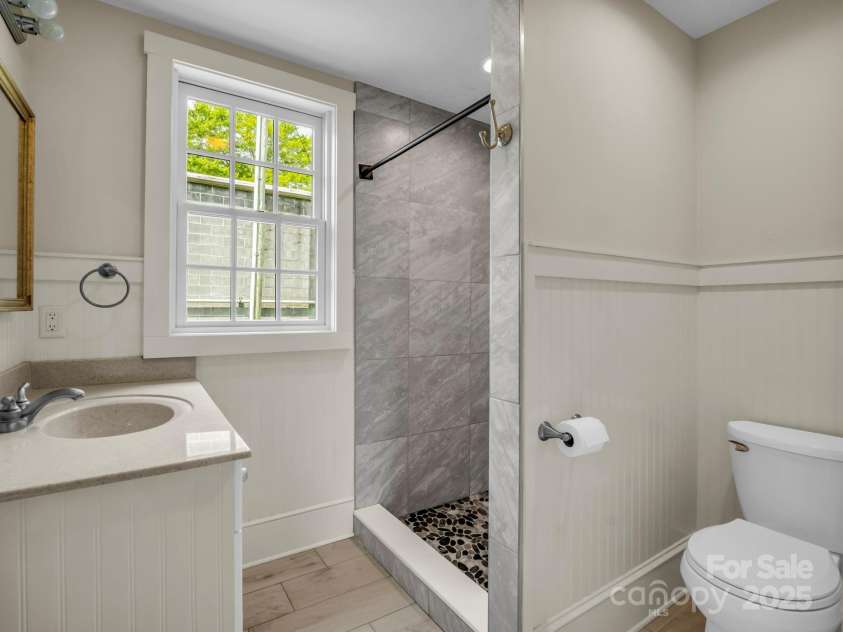 118 Railroad Avenue, Brevard, NC 28712.  MLS# CAR4279364, YatesRealty ID 25084. 