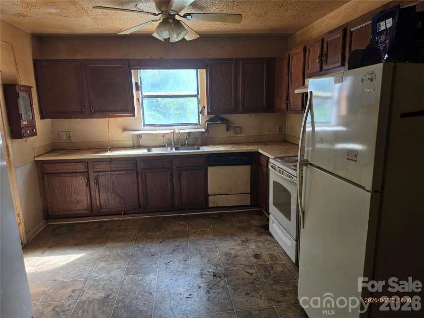 15612 Highway 73 Highway, Huntersville, NC 28078.  MLS# CAR4371649, YatesRealty ID 25085. 