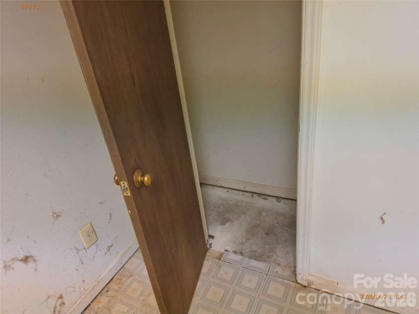 15612 Highway 73 Highway, Huntersville, NC 28078.  MLS# CAR4371649, YatesRealty ID 25085. 