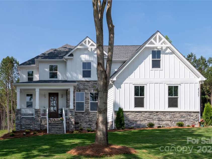 4257 Candlewood Drive, Sherrills Ford, NC 28673.  MLS# CAR4214752, YatesRealty ID 25085. 