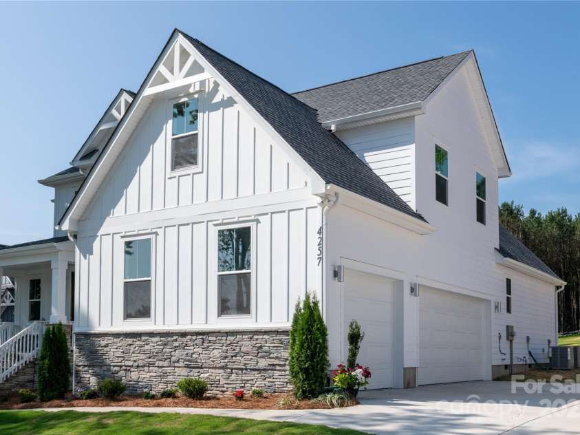 4257 Candlewood Drive, Sherrills Ford, NC 28673.  MLS# CAR4214752, YatesRealty ID 25085. 