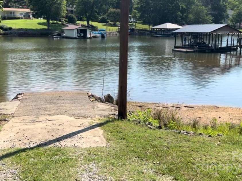 4257 Candlewood Drive, Sherrills Ford, NC 28673.  MLS# CAR4214752, YatesRealty ID 25085. Lake Access