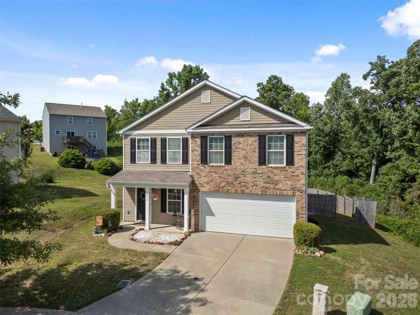 2812 Westbury Court, Dallas, NC 28034.  MLS# CAR4381742, YatesRealty ID 25086. 