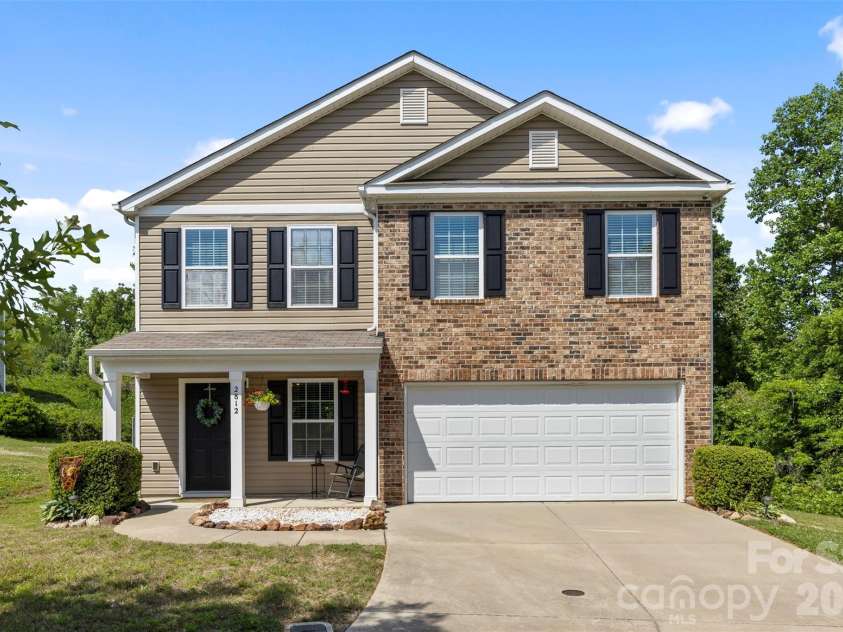 2812 Westbury Court, Dallas, NC 28034.  MLS# CAR4381742, YatesRealty ID 25086. 