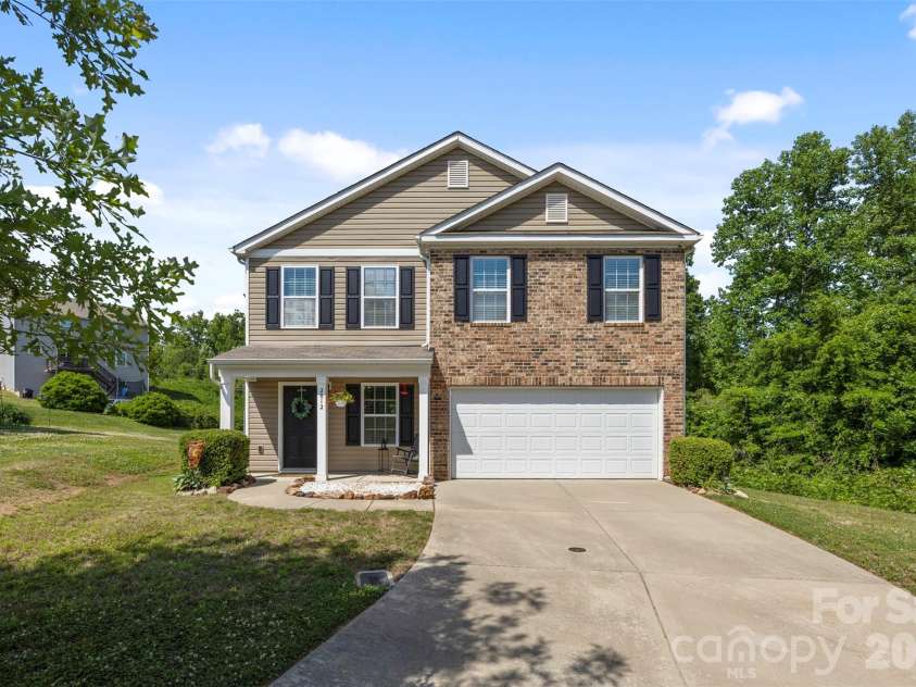2812 Westbury Court, Dallas, NC 28034.  MLS# CAR4381742, YatesRealty ID 25086. 