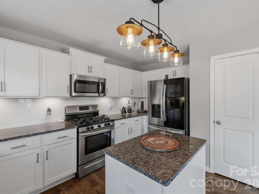 2812 Westbury Court, Dallas, NC 28034.  MLS# CAR4381742, YatesRealty ID 25086. Kitchen w/ pantry