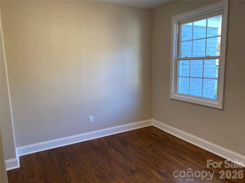 524 Wakefield Drive, Charlotte, NC 28209.  MLS# CAR4329255, YatesRealty ID 25088. 