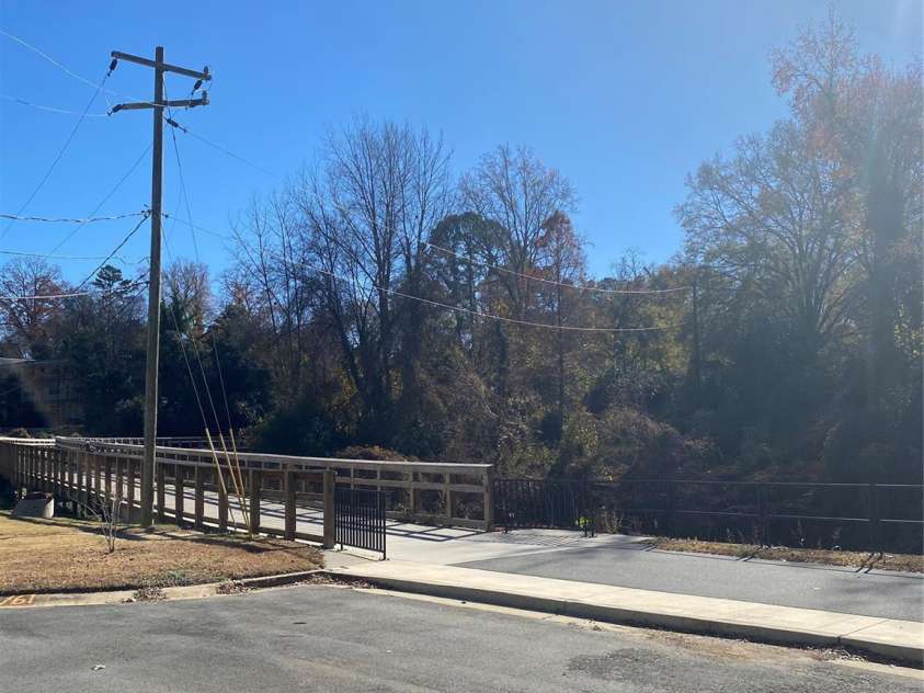 524 Wakefield Drive, Charlotte, NC 28209.  MLS# CAR4329255, YatesRealty ID 25088. 
